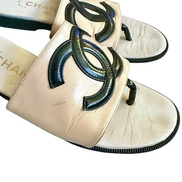 Authentic CHANEL Cream & Black Leather Interlocking C Timeless Sandal Slides 37 - Picture 11 of 12